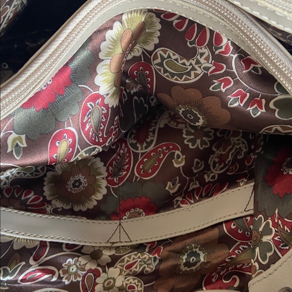 Clark Purse - Picture 4 of 10